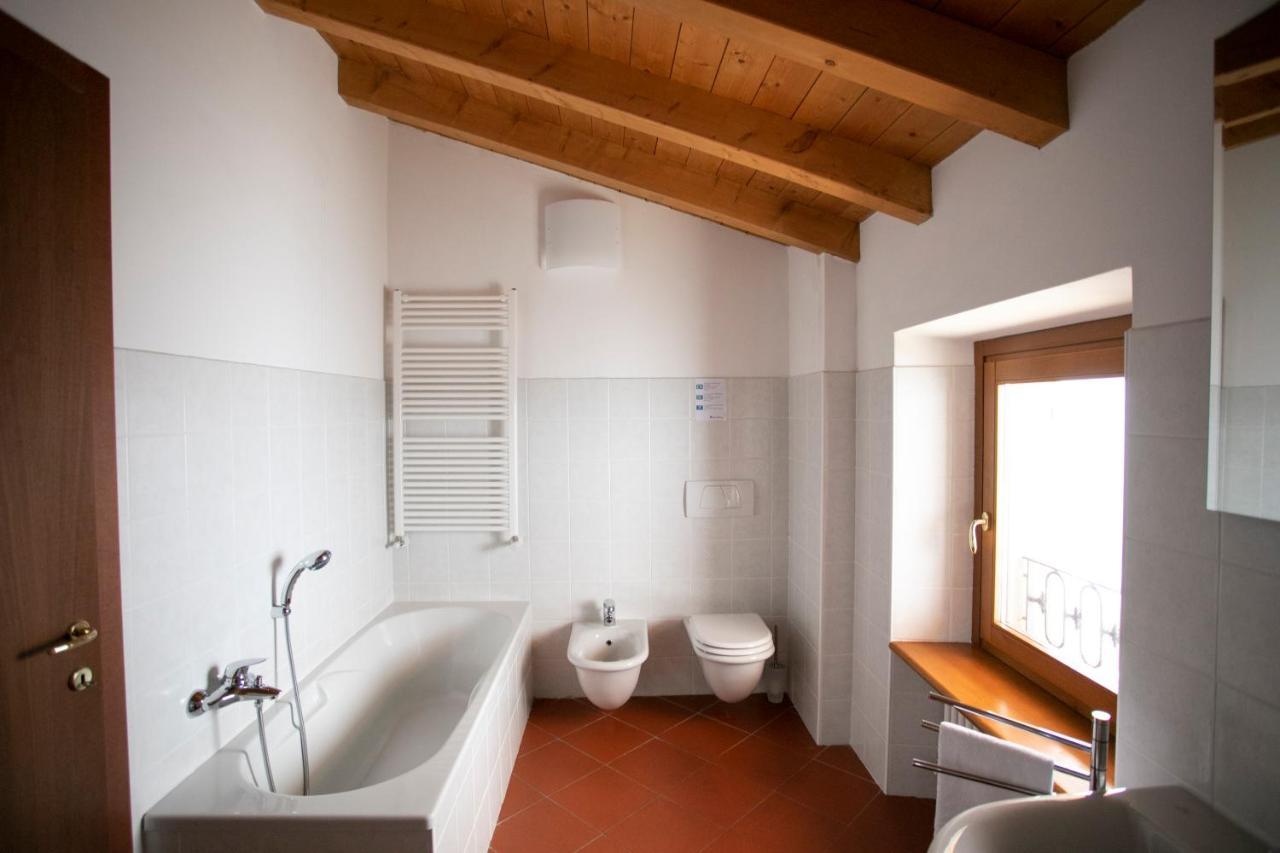 Iseolakerental - Casa Del Pescatore Рива ди Солто Екстериор снимка